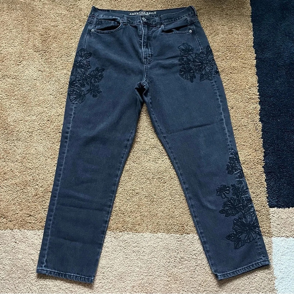 American Eagle Embroidered Mom Jean - Picture 6 of 9
